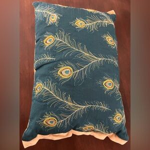 PIER 1 PEACOCK EMBROIDERED SEQUINS BROWN (1) OBLONG THROW PILLOW 19X12